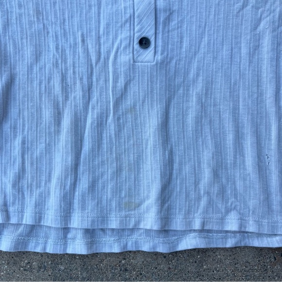 American Eagle Cropped Tee - Picture 4 of 4